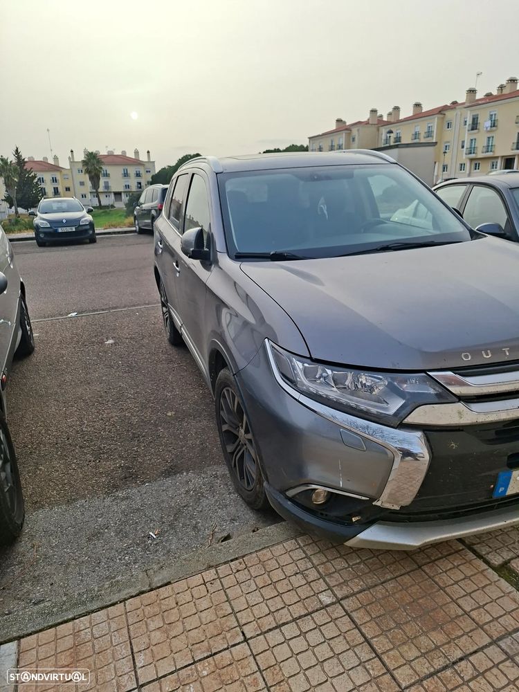 Mitsubishi Outlander 2.2 DI-D Intense - 5