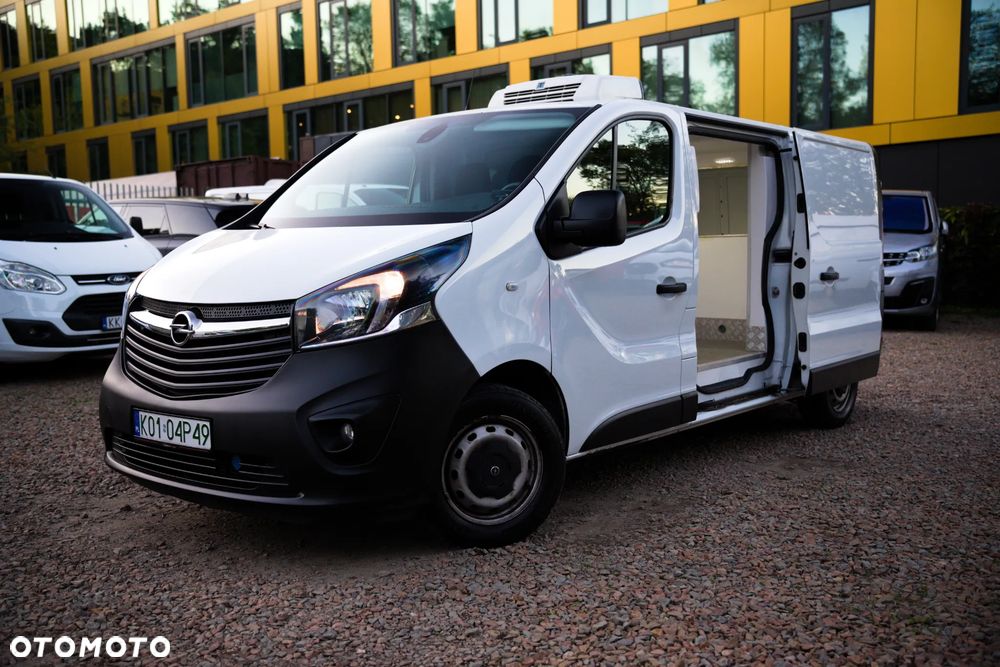 Opel Vivaro Chłodnia 2x drzwi - 39