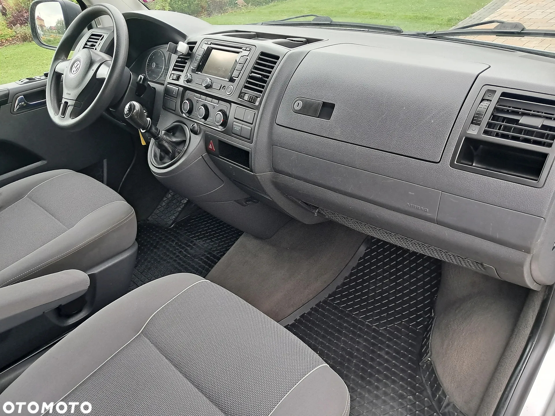 Volkswagen Multivan - 10