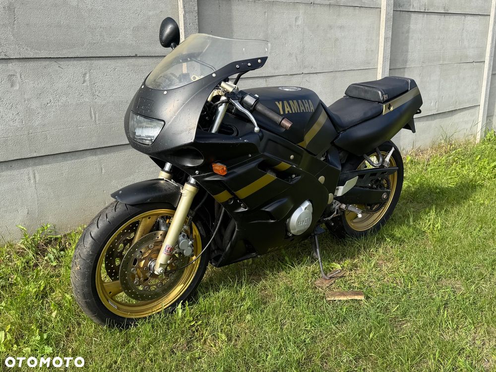 Yamaha FZR - 10