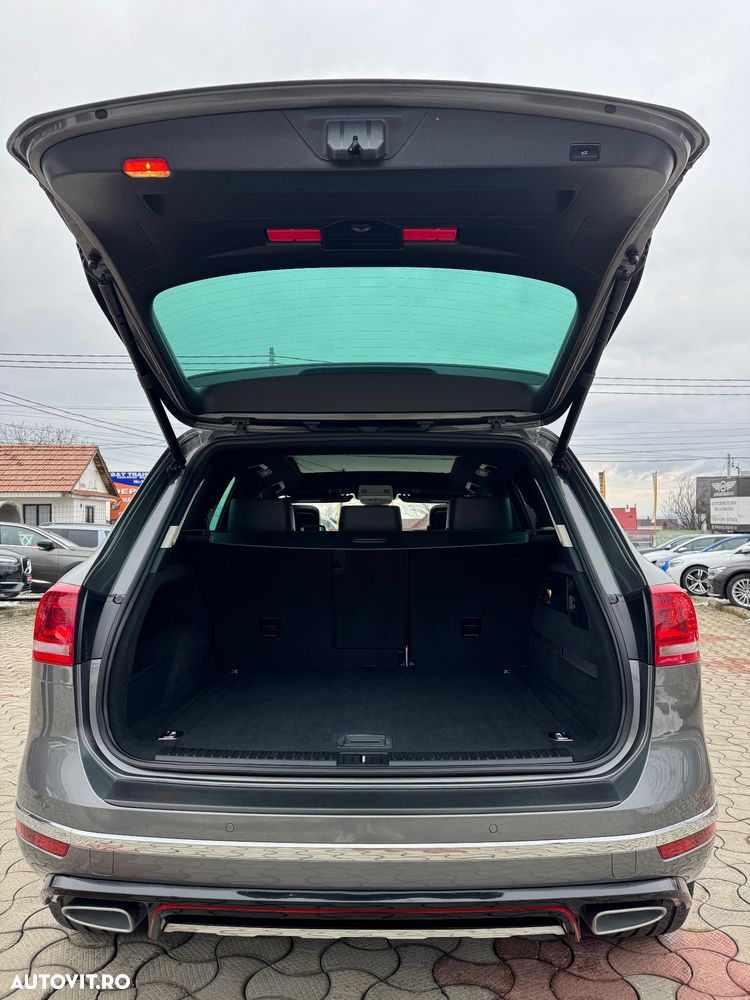 Volkswagen Touareg 3.0 V6 TDI SCR Blue Motion DPF Automatik Terrain Tech Executive Edition - 27