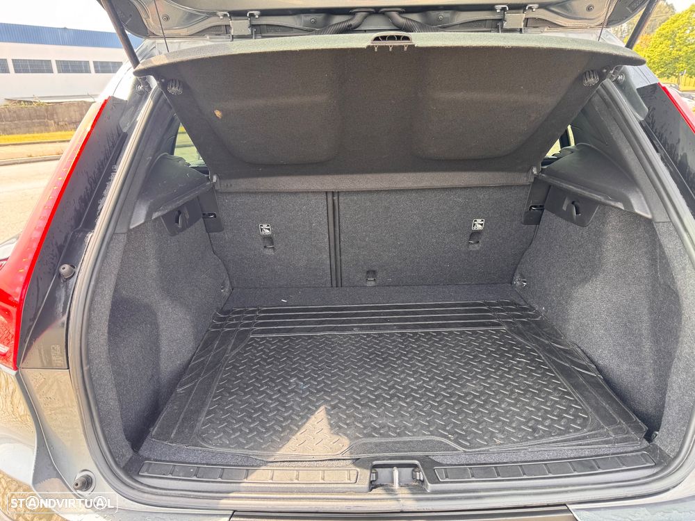 Volvo XC 40 2.0 D3 Momentum Geartronic - 7