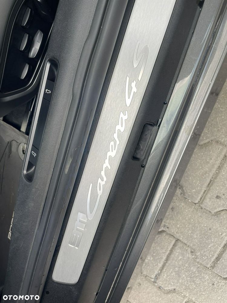 Porsche 911 Carrera 4S PDK - 11