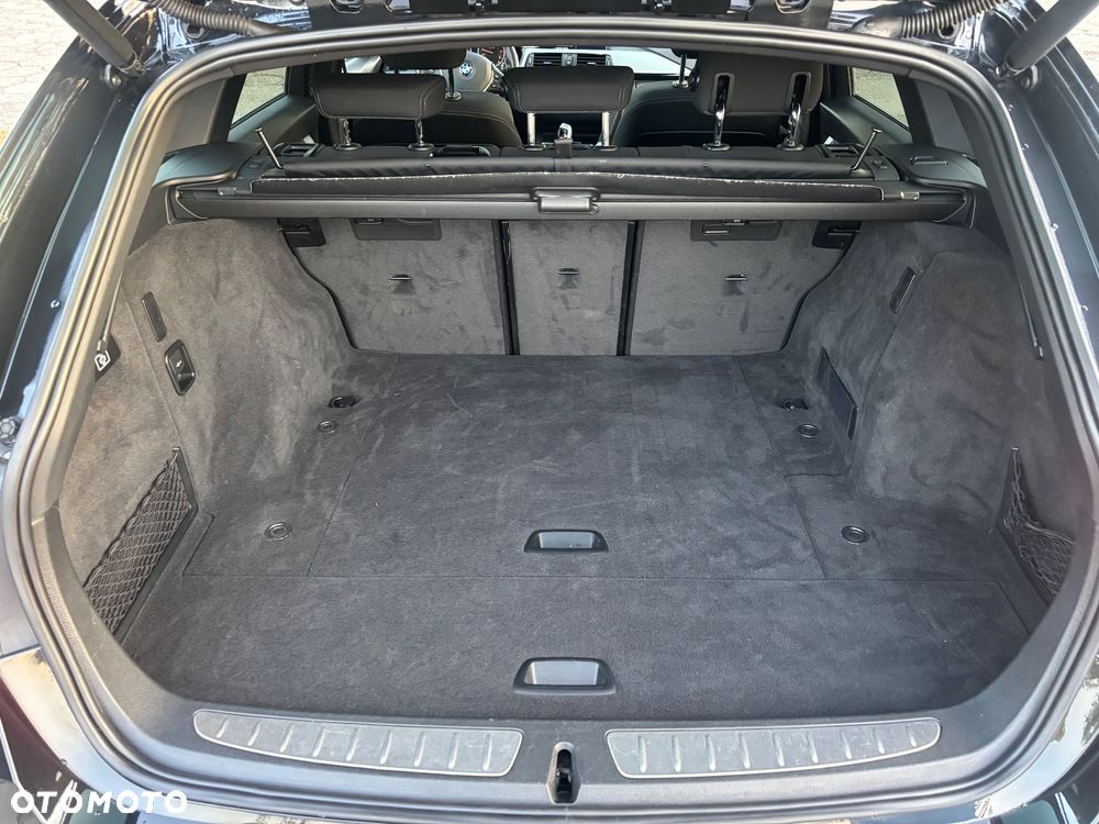 BMW Seria 3 318d DPF Touring Edition Sport - 15