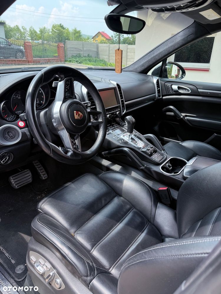 Porsche Cayenne - 8