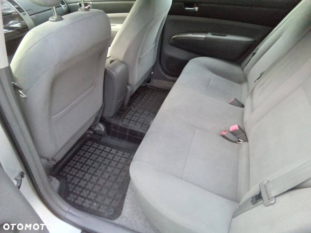 Toyota Prius 1.5 VVT-i Sol - 10