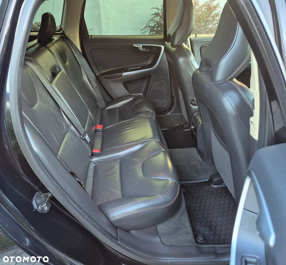 Volvo XC 60 2.4D Kinetic - 25