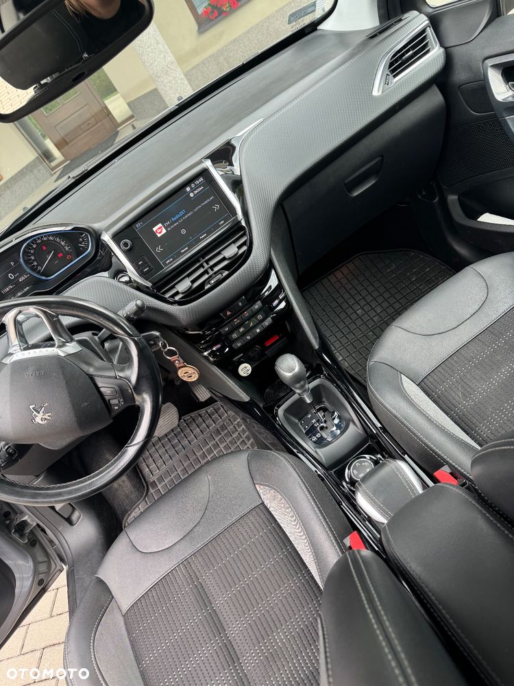 Peugeot 2008 1.2 Pure Tech Allure S&S EAT6 - 3