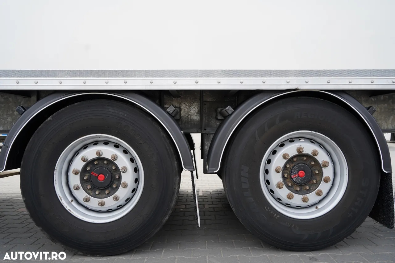 Fruehauf CONTAINER / KOFFER / AXE SAF / 2 AXE / PODEA RESISTENTĂ: ȘINĂ DIN SCADĂ - 23