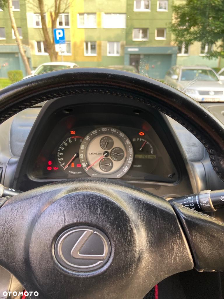 Lexus IS 200 SC Prestige - 9