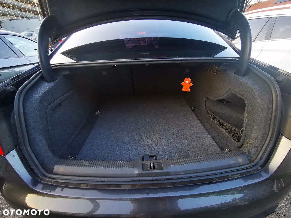 Audi A4 Limousine - 7