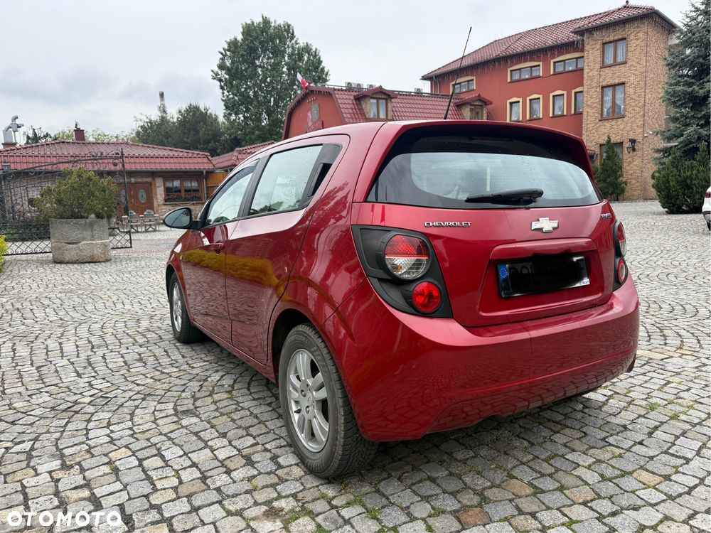 Chevrolet Aveo - 4