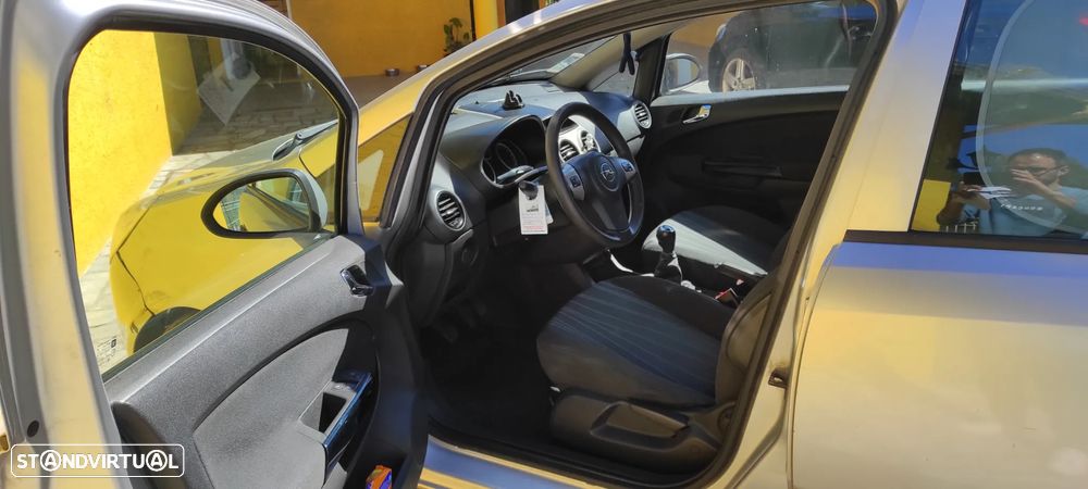 Opel Corsa 1.3 CDTi Enjoy - 10