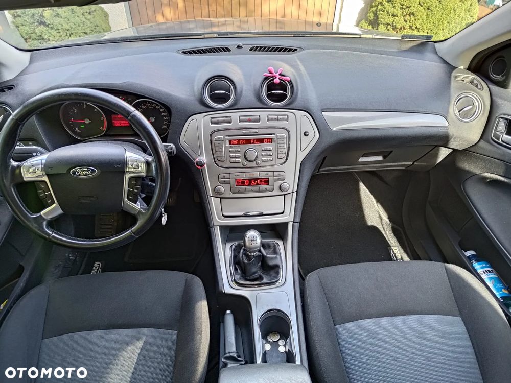 Ford Mondeo 1.8 TDCi Ambiente - 8