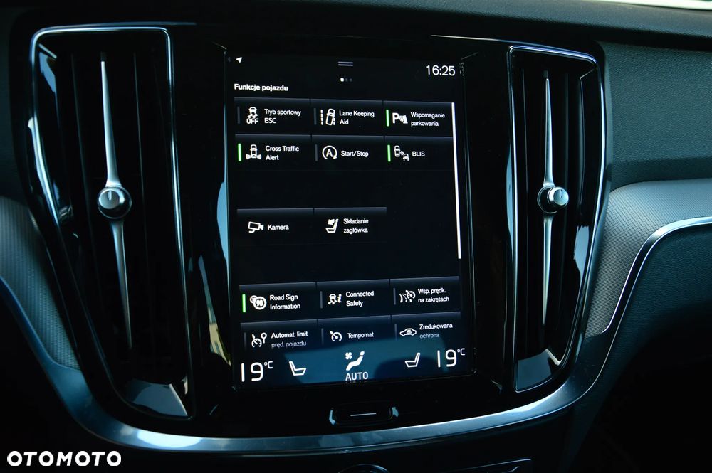 Volvo S60 T4 R-Design - 28