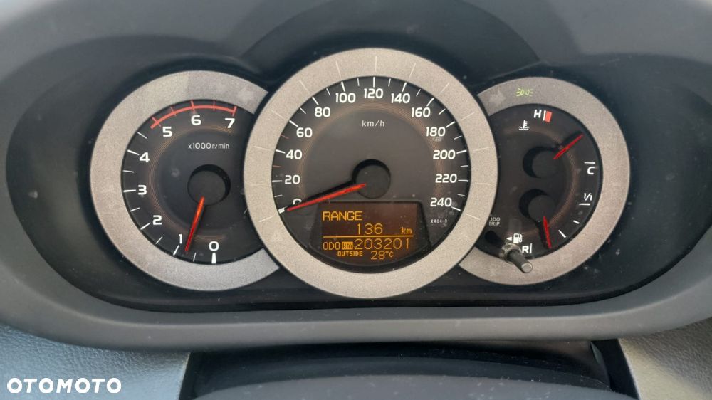 Toyota RAV4 2.2 D-4D Sol - 9
