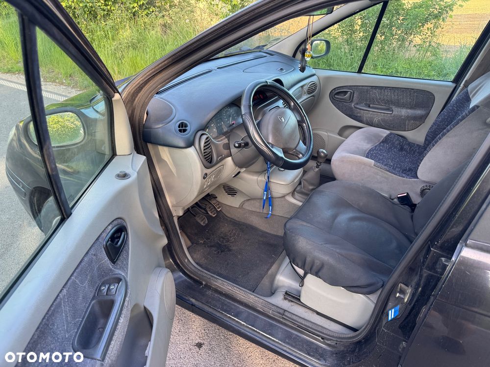 Toyota Prius - 5