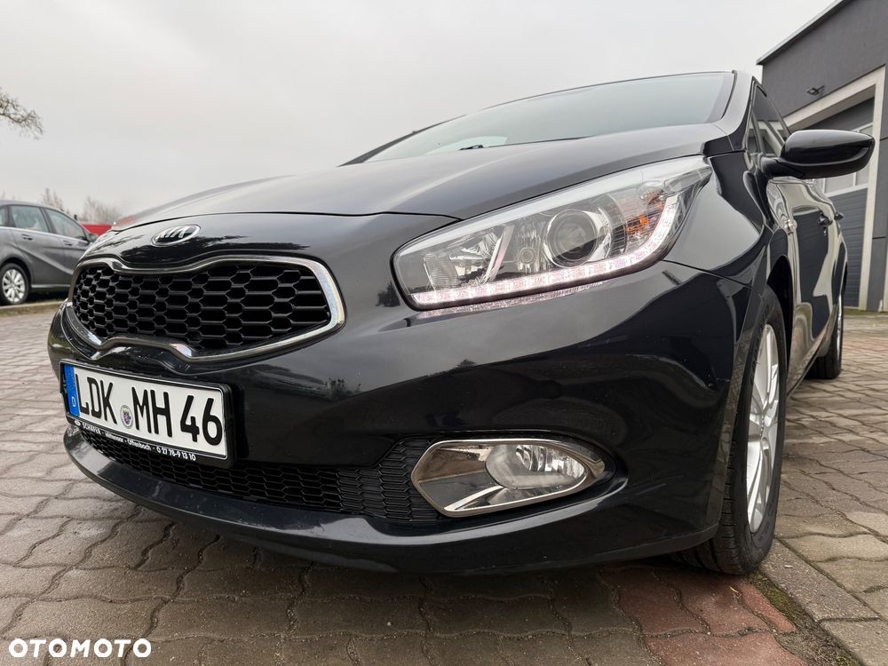 Kia Ceed 1.6 GDI Dream Team Edition - 4