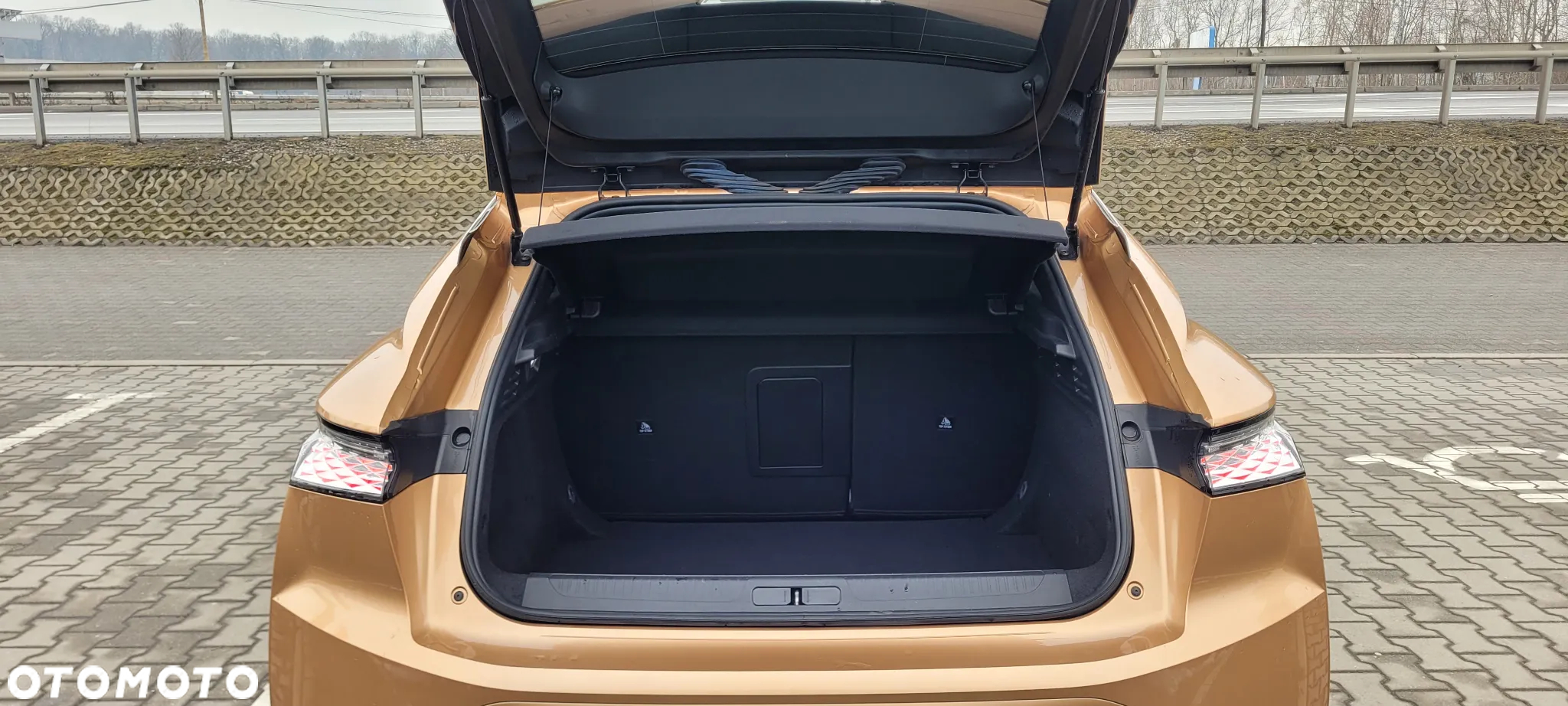 DS Automobiles DS 4 1.2 PureTech Bastille + - 26