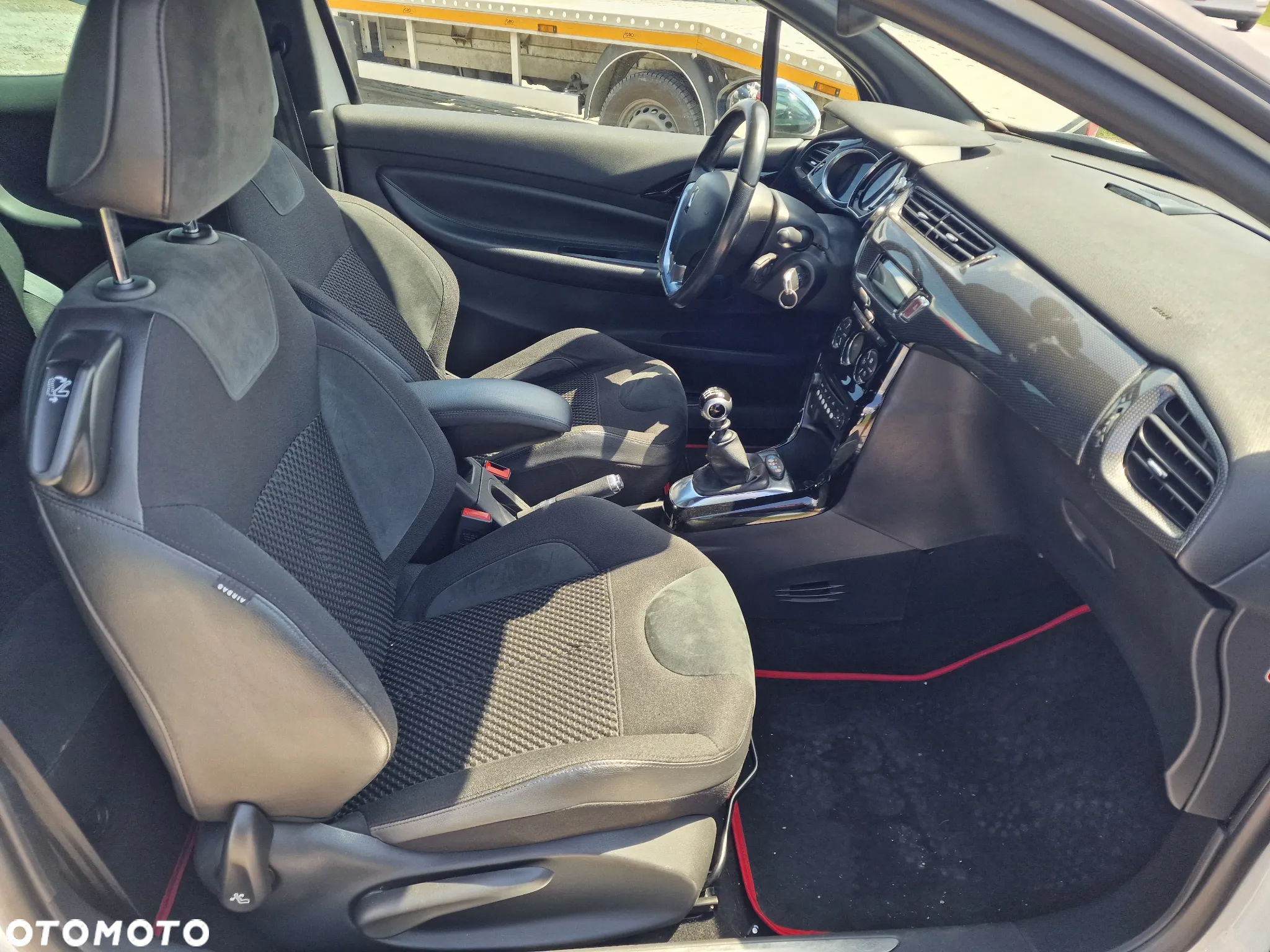 Citroën DS3 1.6 THP SportChic - 22