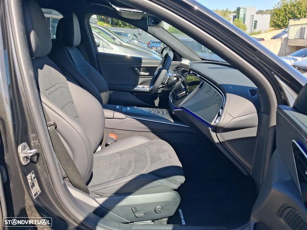 Mercedes-Benz E 300 e AMG Line - 13