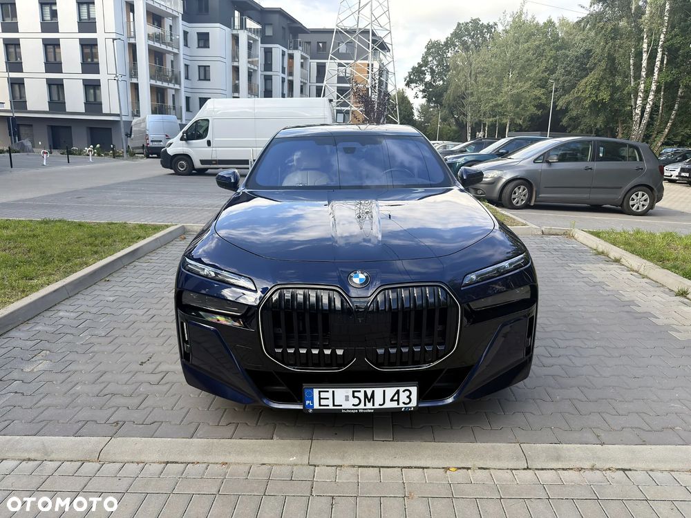BMW Seria 7 2024 photo 4
