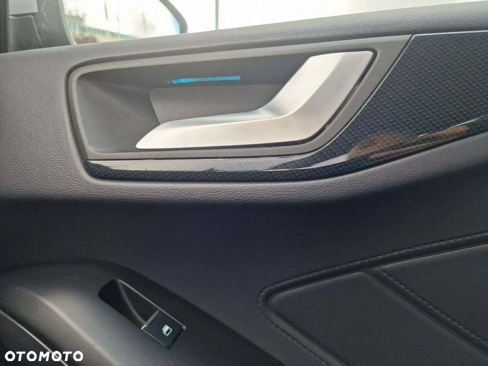 Ford Focus 1.0 EcoBoost Hybrid ST-LINE X - 30
