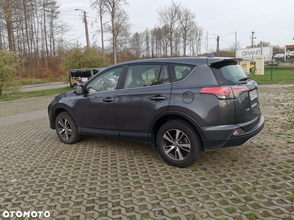 Toyota RAV4 - 4
