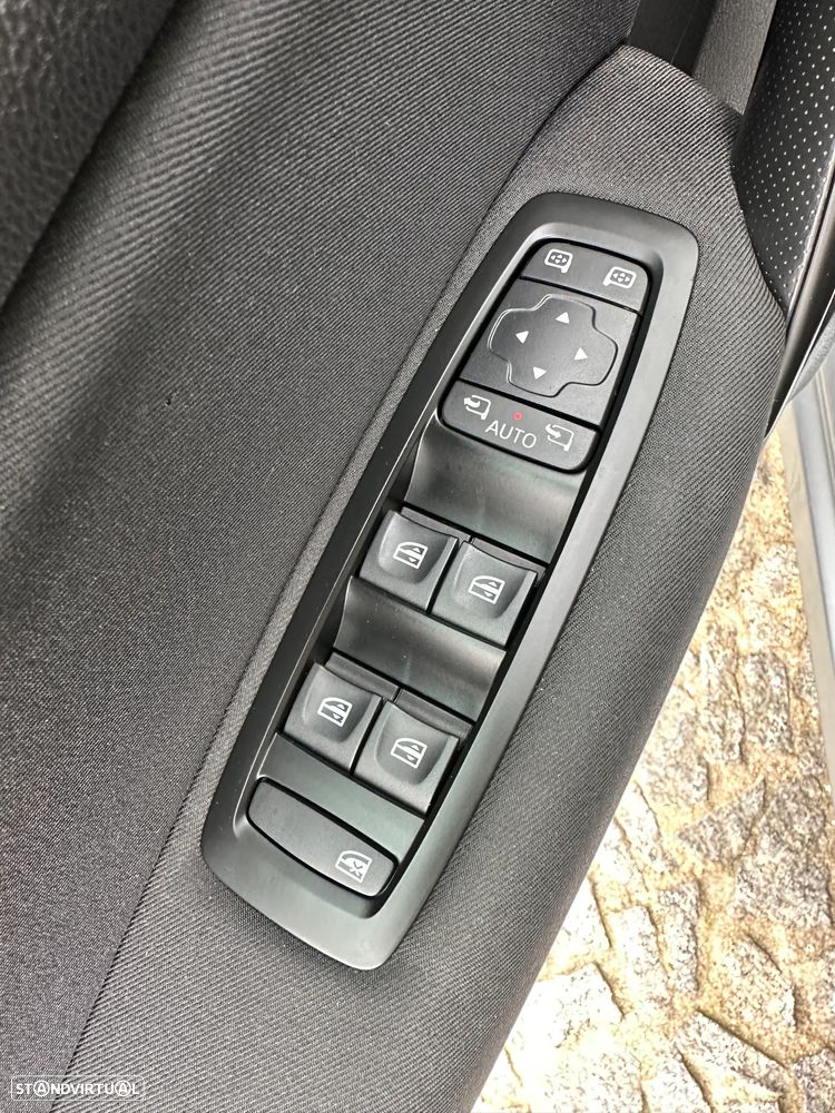 Renault Mégane BLUE dCi 115 BUSINESS EDITION - 18