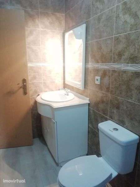 Alugo vivenda tipo T1 mobilada - Grande imagem: 4/6