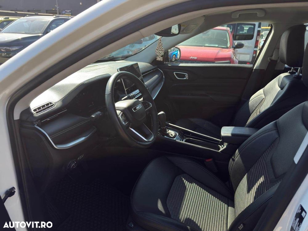 Jeep Compass - 28