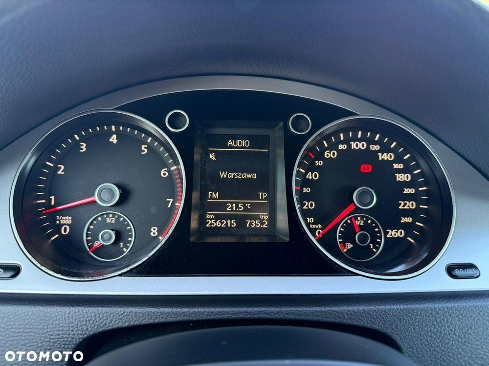 Volkswagen Passat - 16