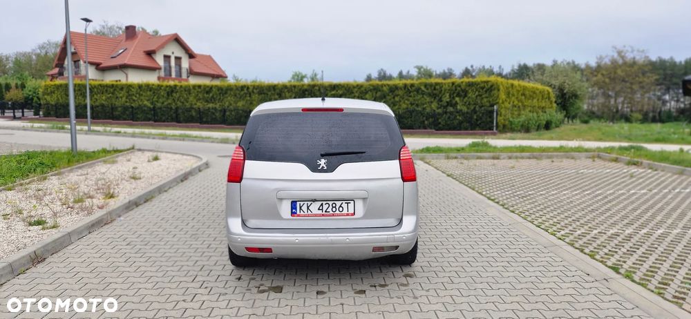 Peugeot 5008 - 5