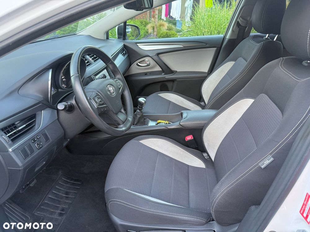 Toyota Avensis Touring Sports 1.8 Edition S+ - 33