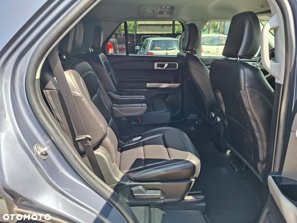 Ford Explorer - 15