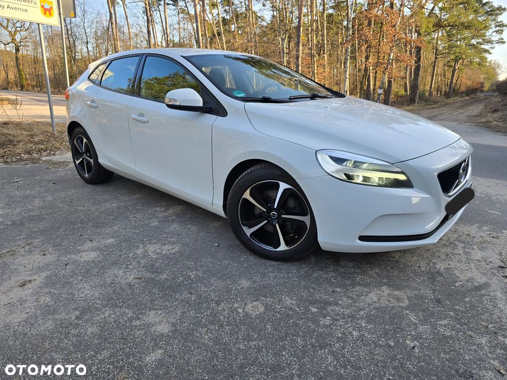 Volvo V40 T2 Momentum - 4