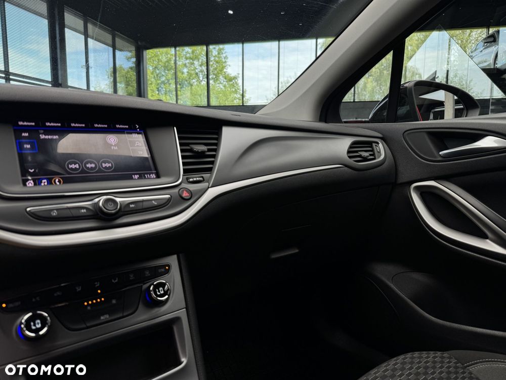 Opel Astra 1.2 T Edition S&S - 28
