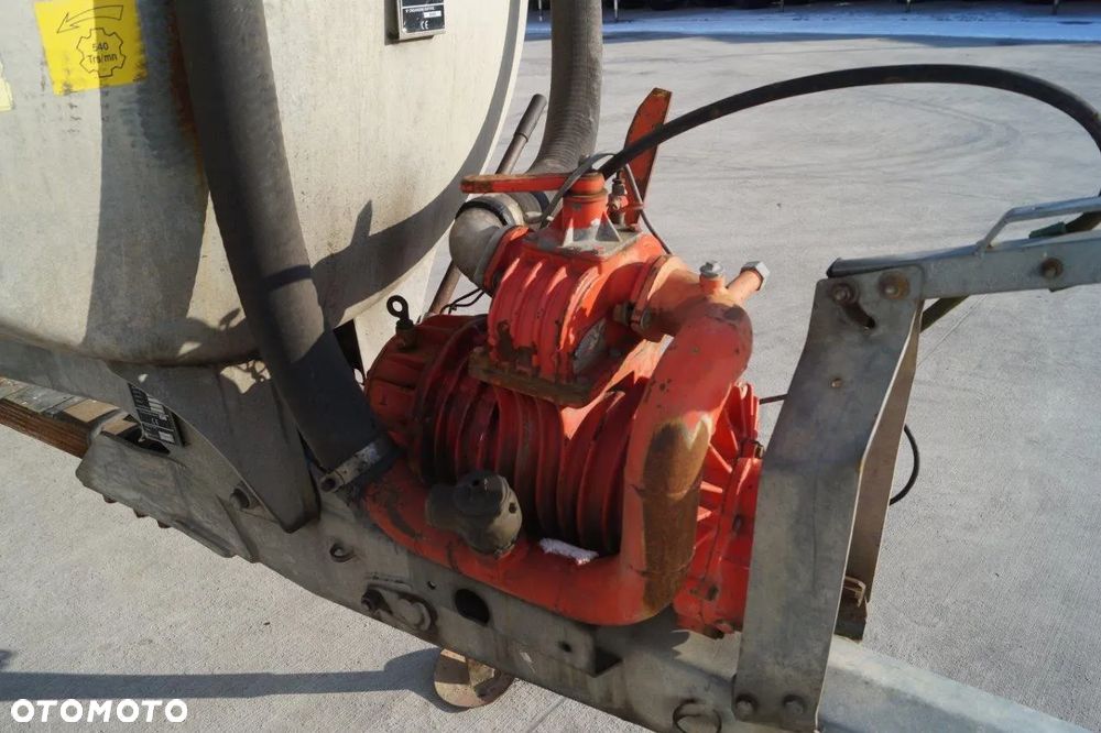 Pichon Wóz Asenizacyjny TCI6050 EP5 6000L - 12