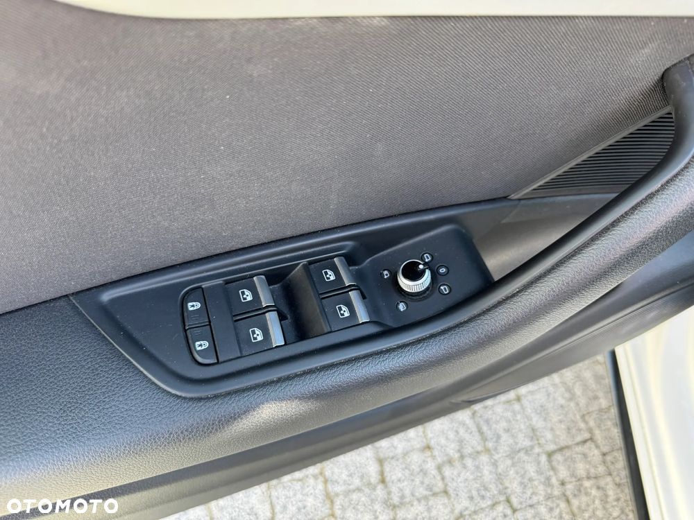 Audi A4 Avant 2.0 TDI S tronic - 35