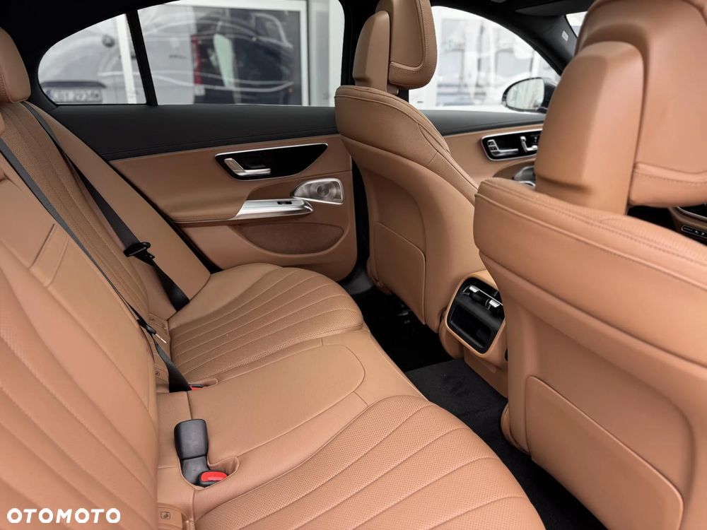 Mercedes-Benz Klasa E 300 de 4-Matic Exclusive - 19
