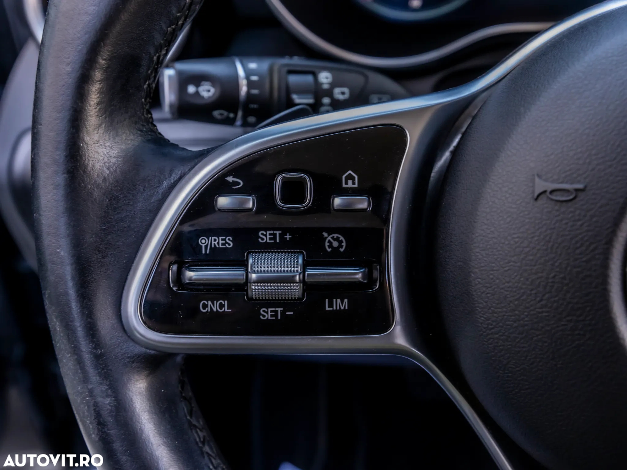 Mercedes-Benz GLC 300 e 4Matic 9G-TRONIC - 22