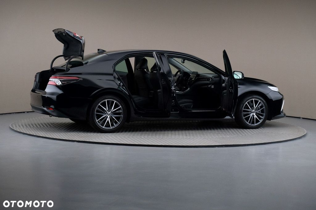 Toyota Camry - 6