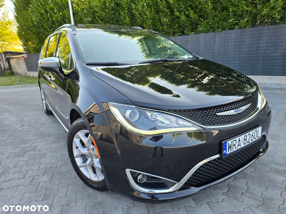 Chrysler Pacifica - 2