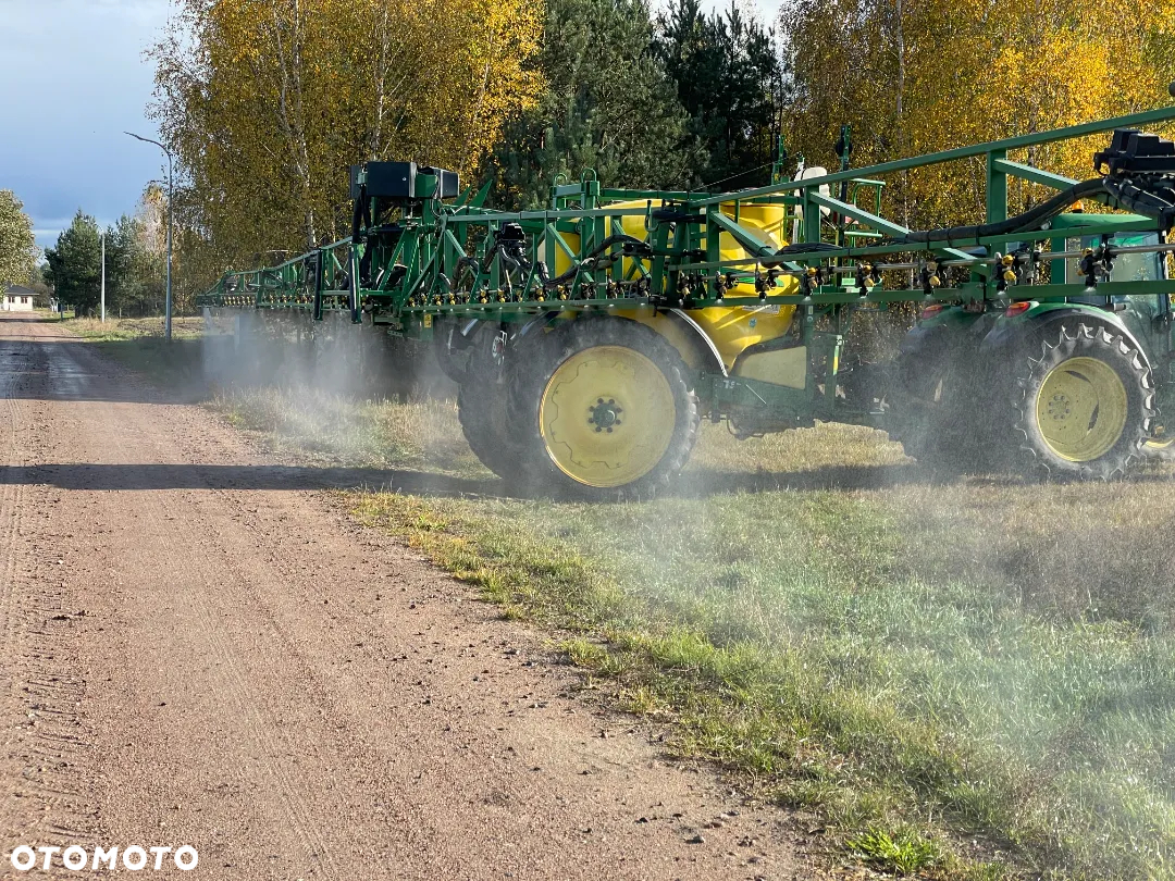 John Deere 832 - 18