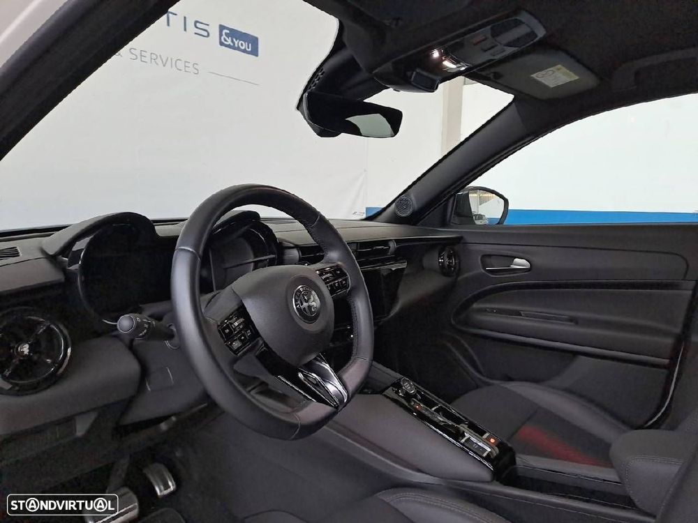 Alfa Romeo Junior 1.2 Speciale eDCT6 - 8