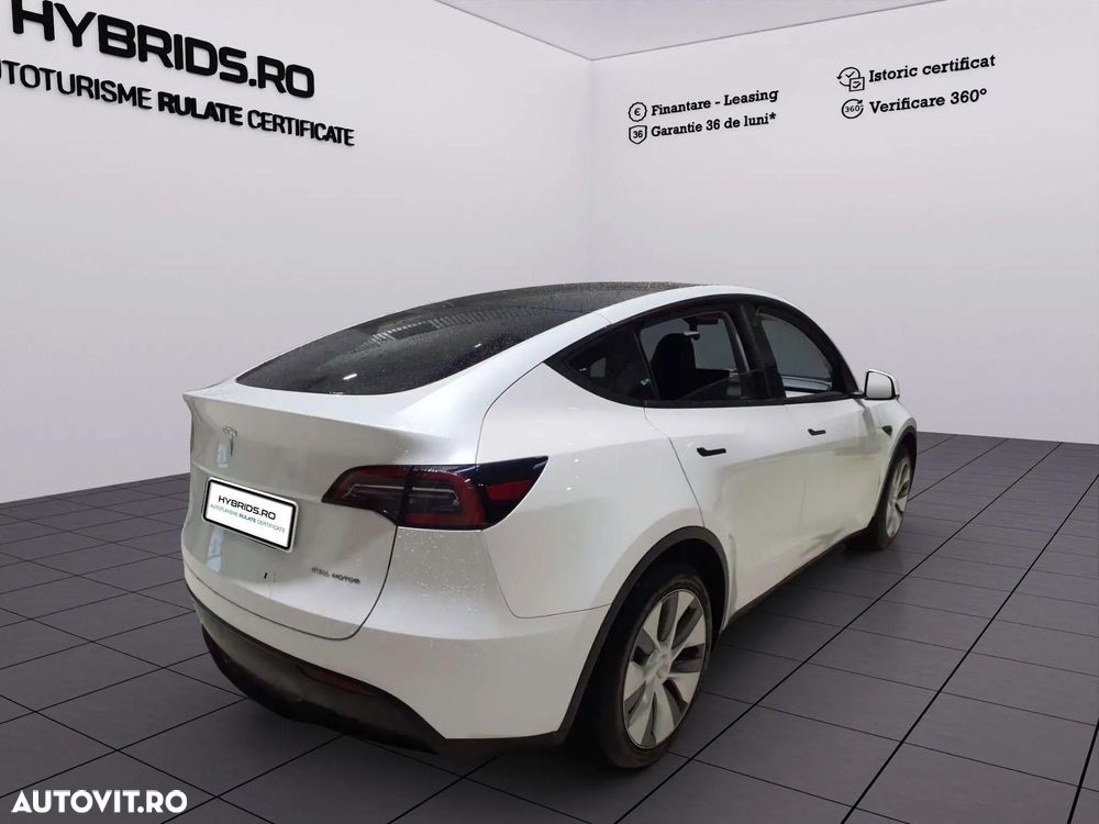 Tesla Model Y Long Range Dual Motor AWD - 6