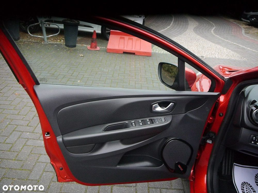 Renault Clio 1.2 Enegry TCe Limited 2018 EDC - 37