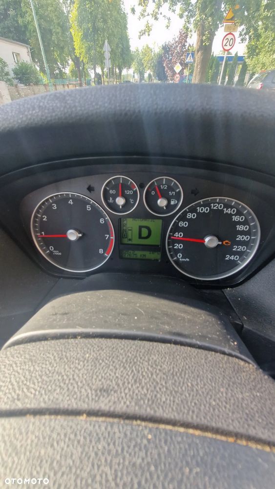 Ford Focus 1.6 Ghia - 12