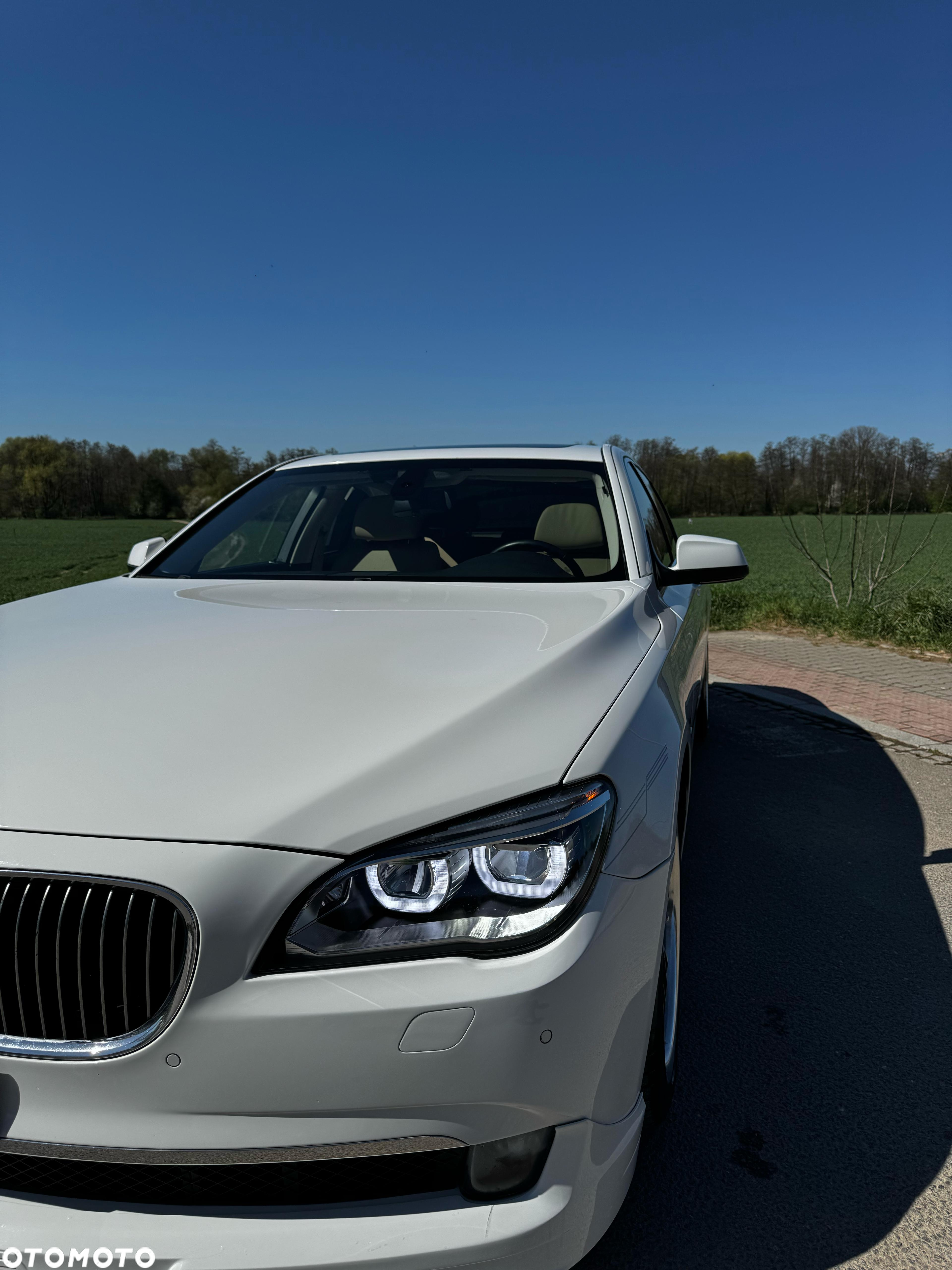 BMW Seria 7 740i - 38