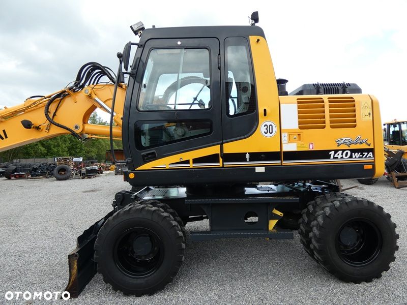 Hyundai 140W-7A / Stan BDB / Ładnie utrzymana / - 32